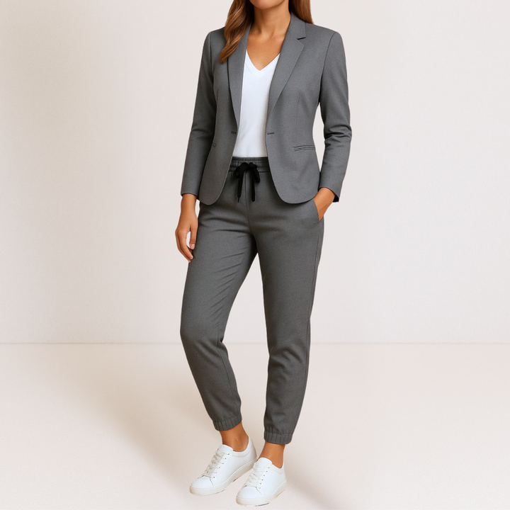Emilia | Eleganza Moderna in un Completo Confortevole
