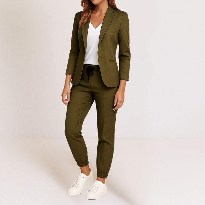 Emilia | Eleganza Moderna in un Completo Confortevole