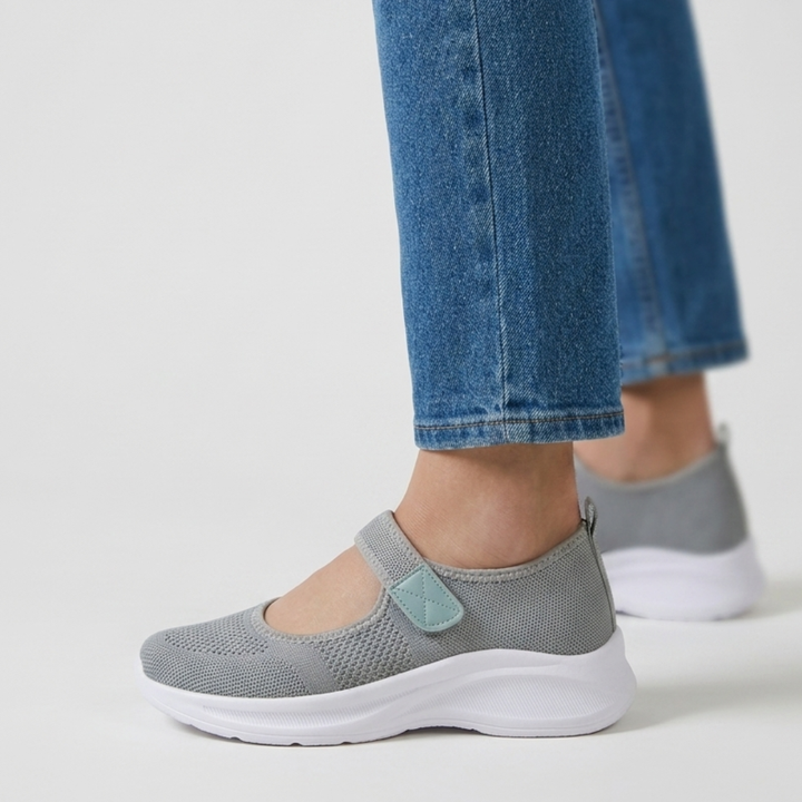 Nicole - Sandalo comodo donna con strappo