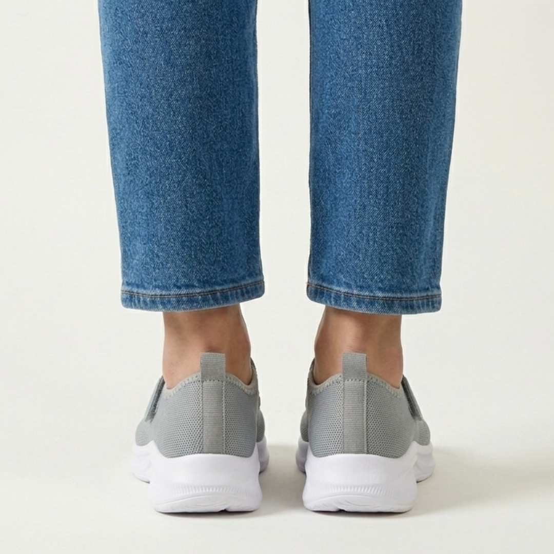 Nicole - Sandalo comodo donna con strappo