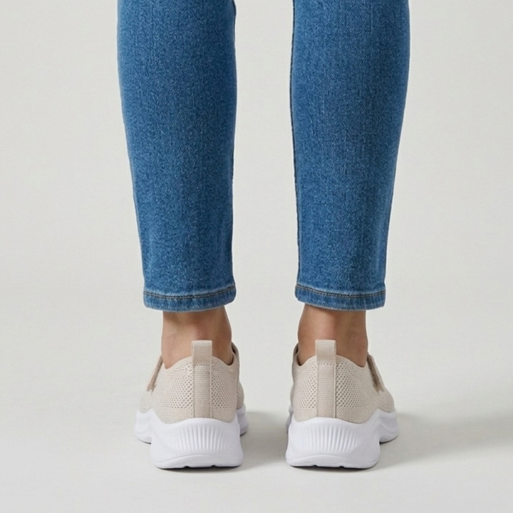 Nicole - Sandalo comodo donna con strappo