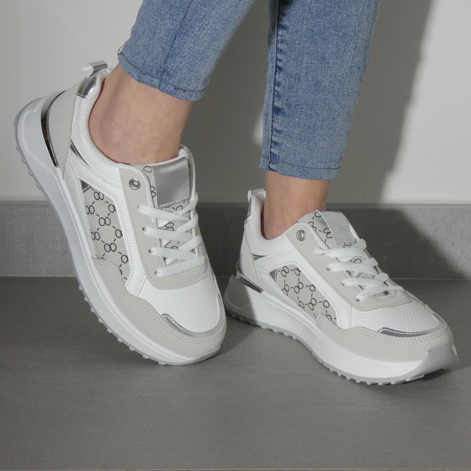 Lucilla - Sneakers