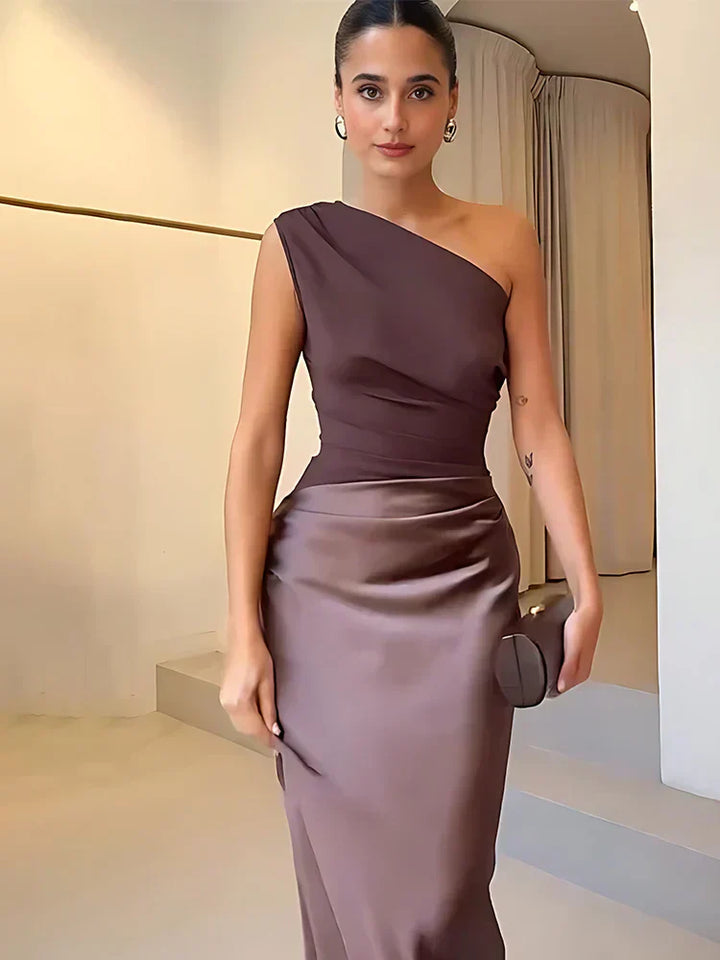 Luna™ | Maxi Dress in Satin with Slit