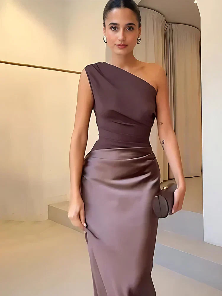 Luna™ | Maxi Dress in Satin with Slit