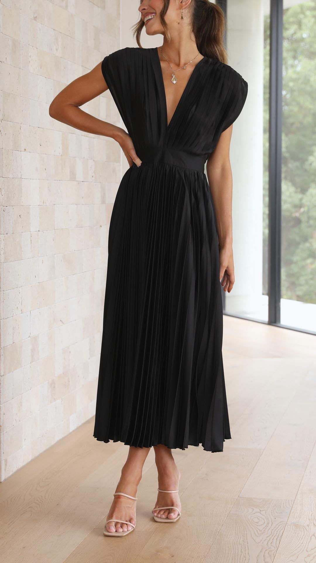 Abito Elegante con Plissettatura