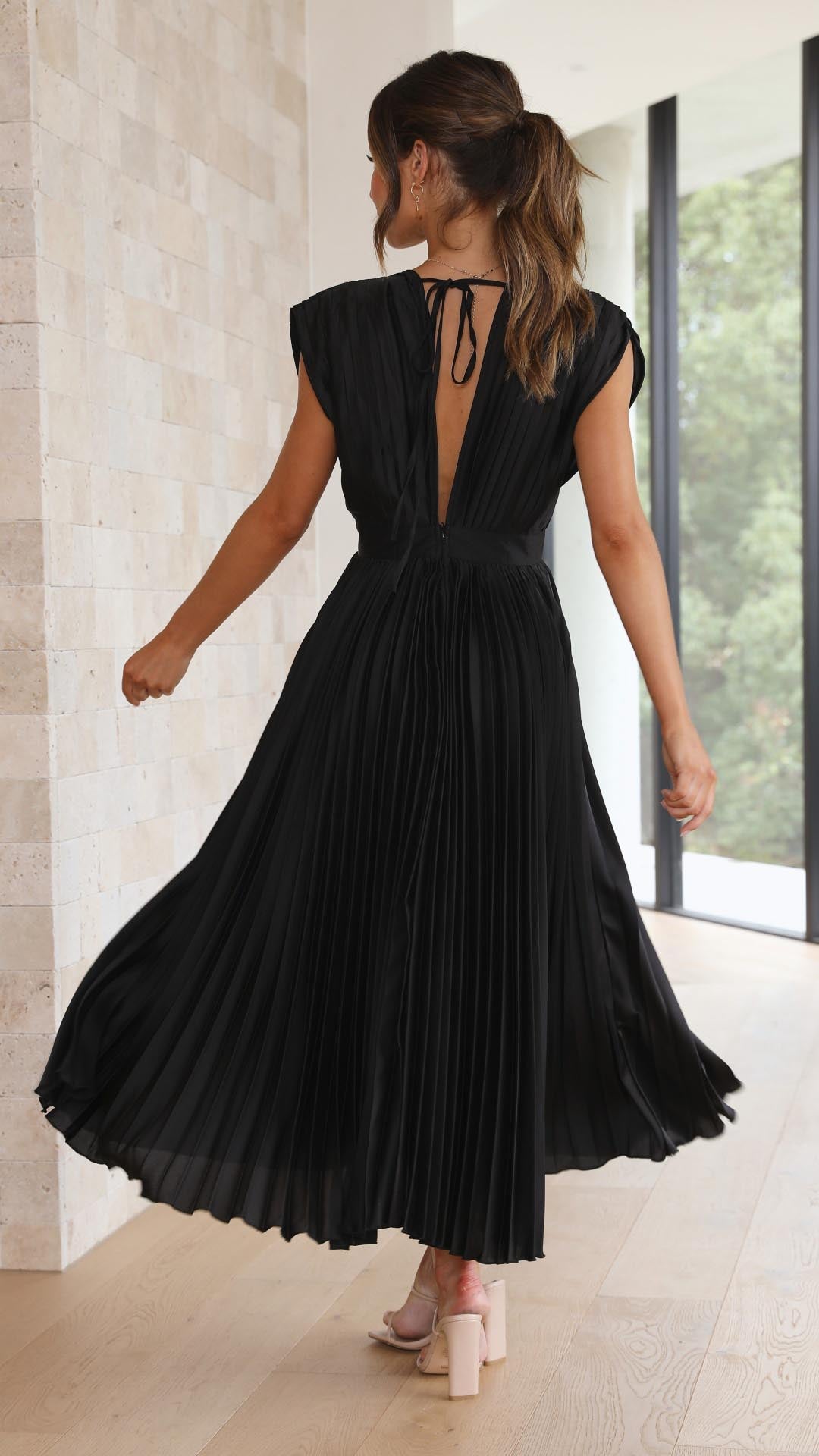 Abito Elegante con Plissettatura