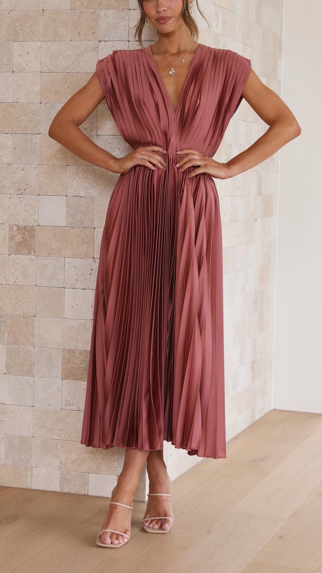 Abito Elegante con Plissettatura