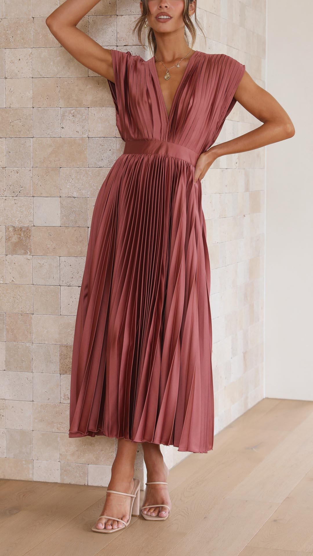 Abito Elegante con Plissettatura