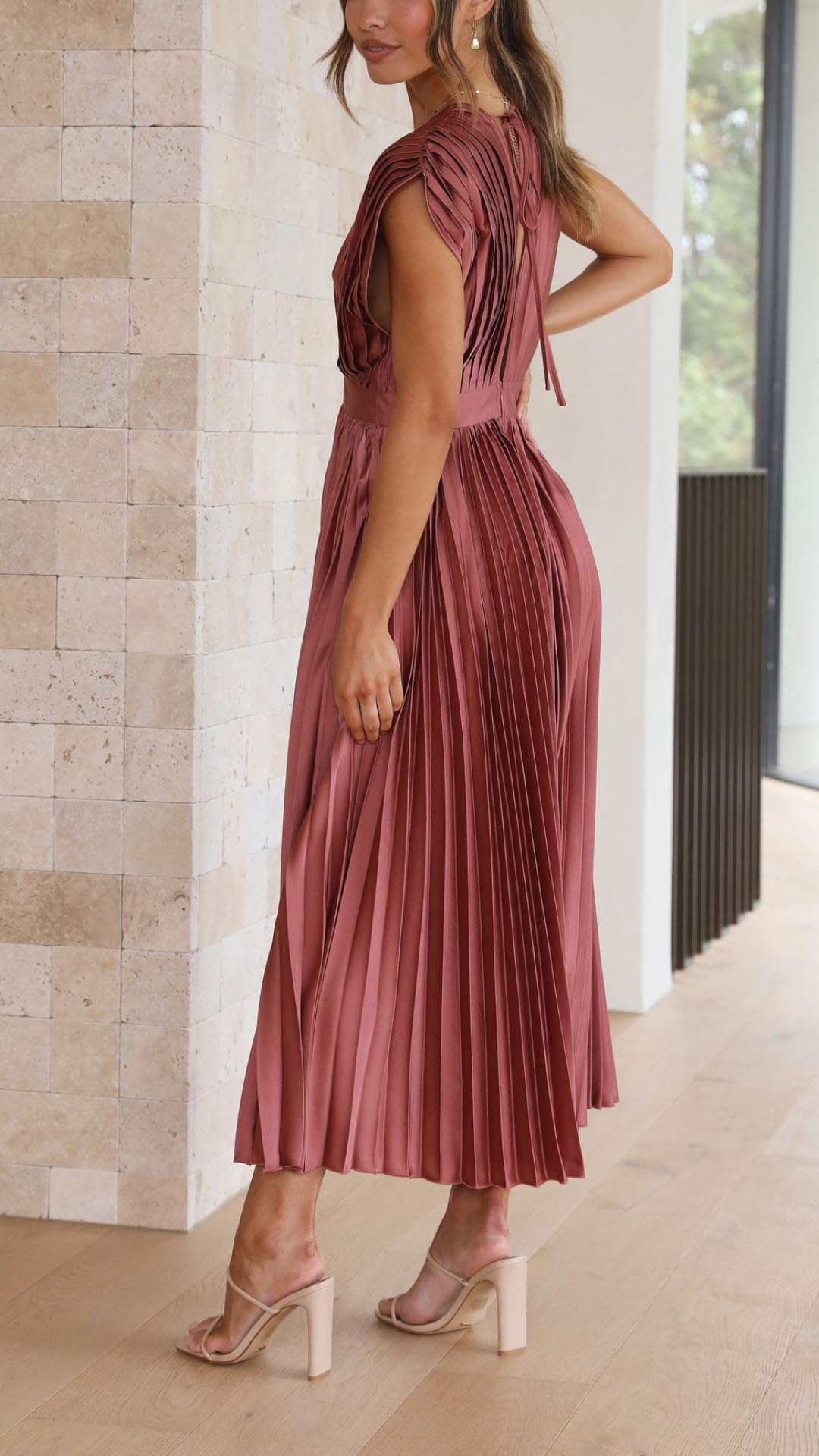 Abito Elegante con Plissettatura