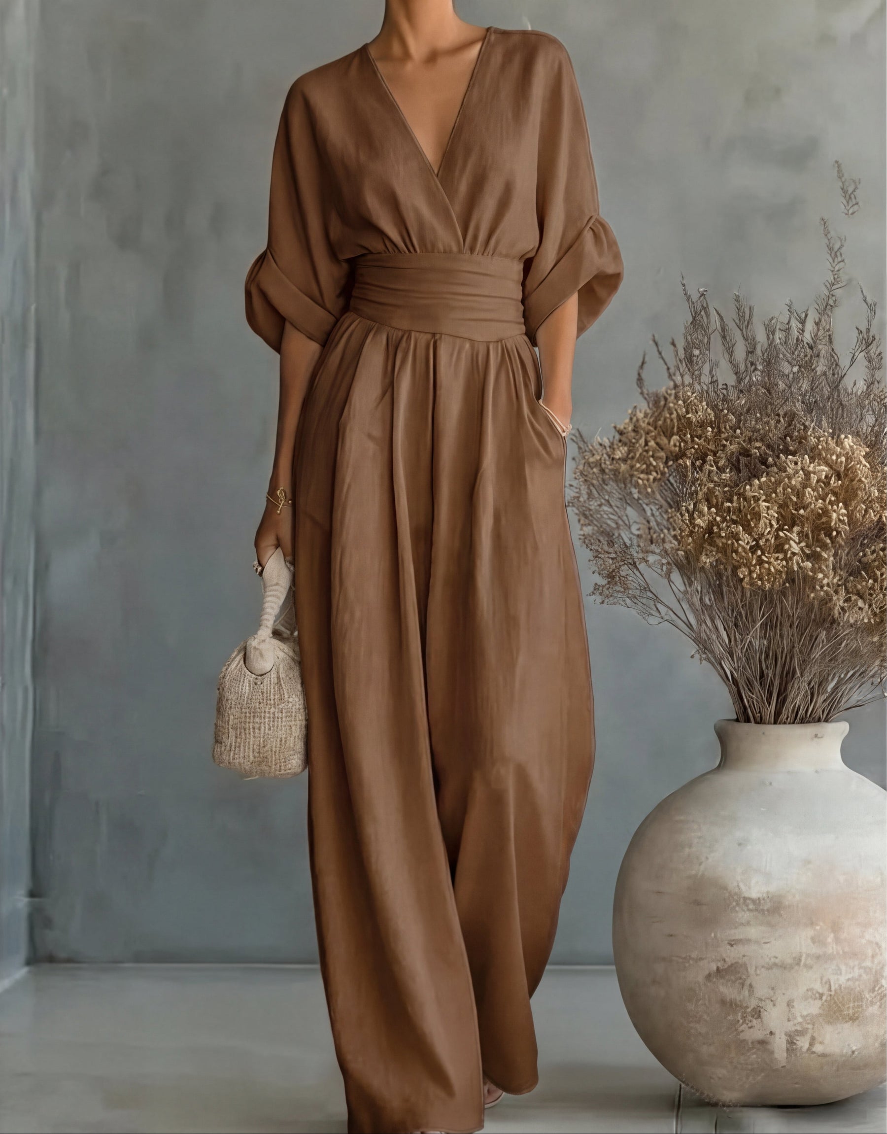 Daniela - Mono Elegante con Scollatura a V e Gamba Larga